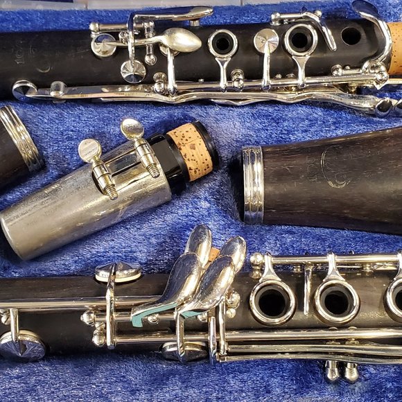 Wood Vintage Selmer Clarinet with Case - Picture 2 of 12